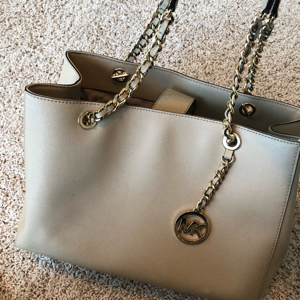 Michael Kors Purse- real